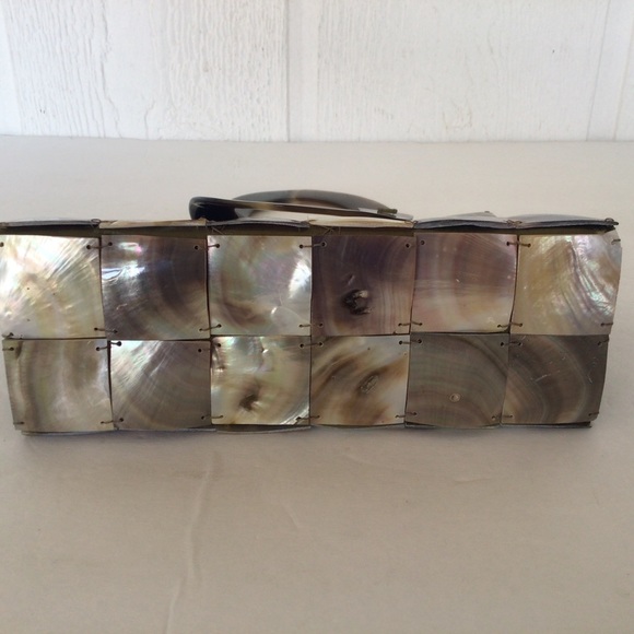 VINTAGE MOTHER OF PEARL HANDBAG - Picture 6 of 13